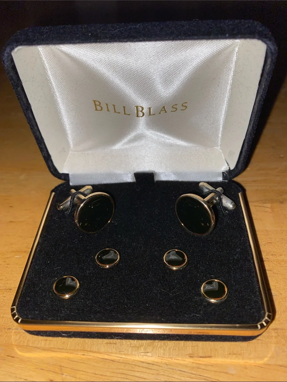 New Vintage Bill Blass Cufflinks & 4 Buttons Set- Black & Gold - In Original Box